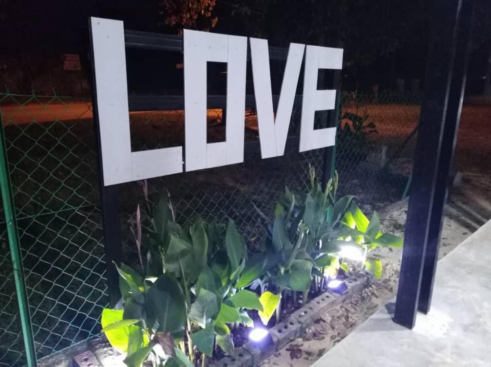 D' Surya Lavender Inn Pantai Cenang  Dış mekan fotoğraf